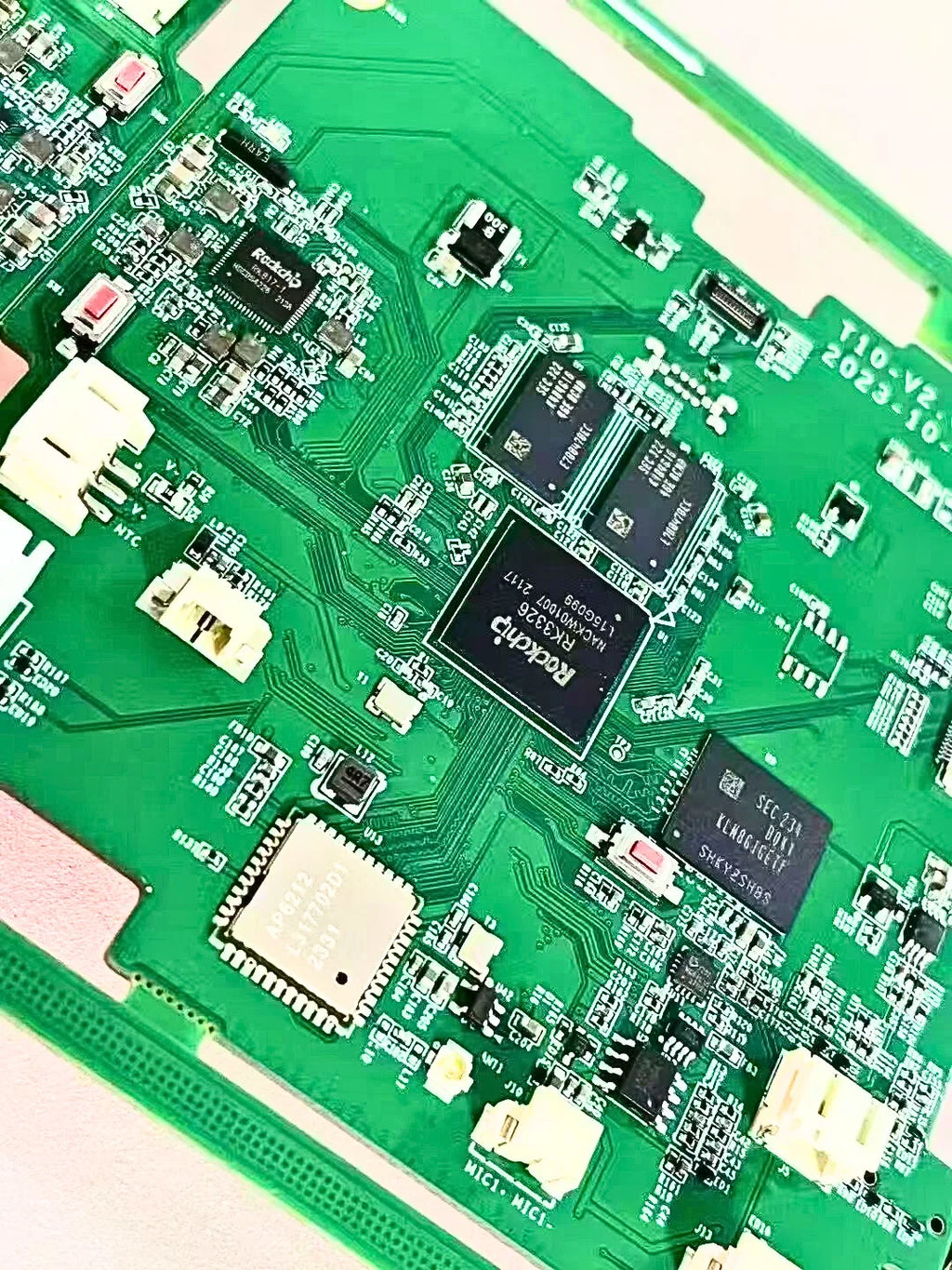 Electronic kit / gift / electronic components