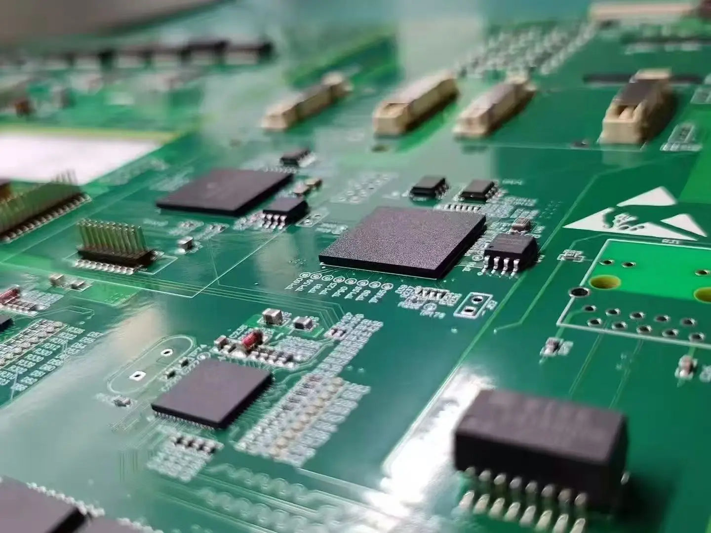 Electronic kit / gift / electronic components